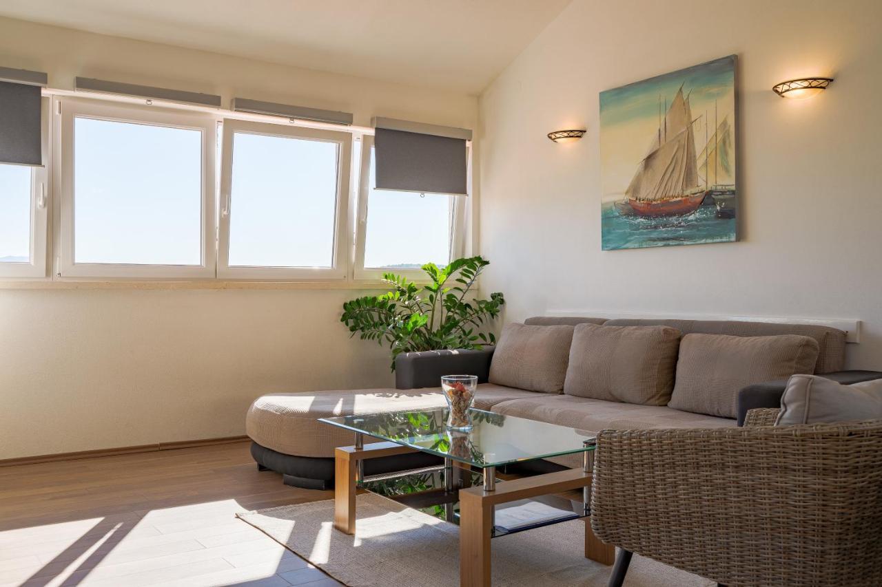 House Fidulic - Penthouse The View Apartment ลุมบาร์ดา ภายนอก รูปภาพ