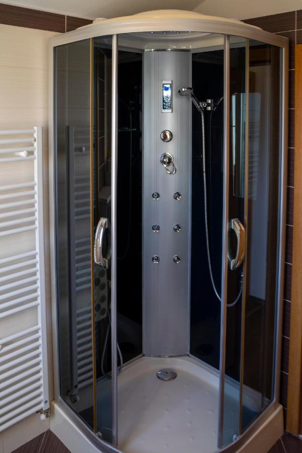 House Fidulic - Penthouse The View Apartment ลุมบาร์ดา ภายนอก รูปภาพ